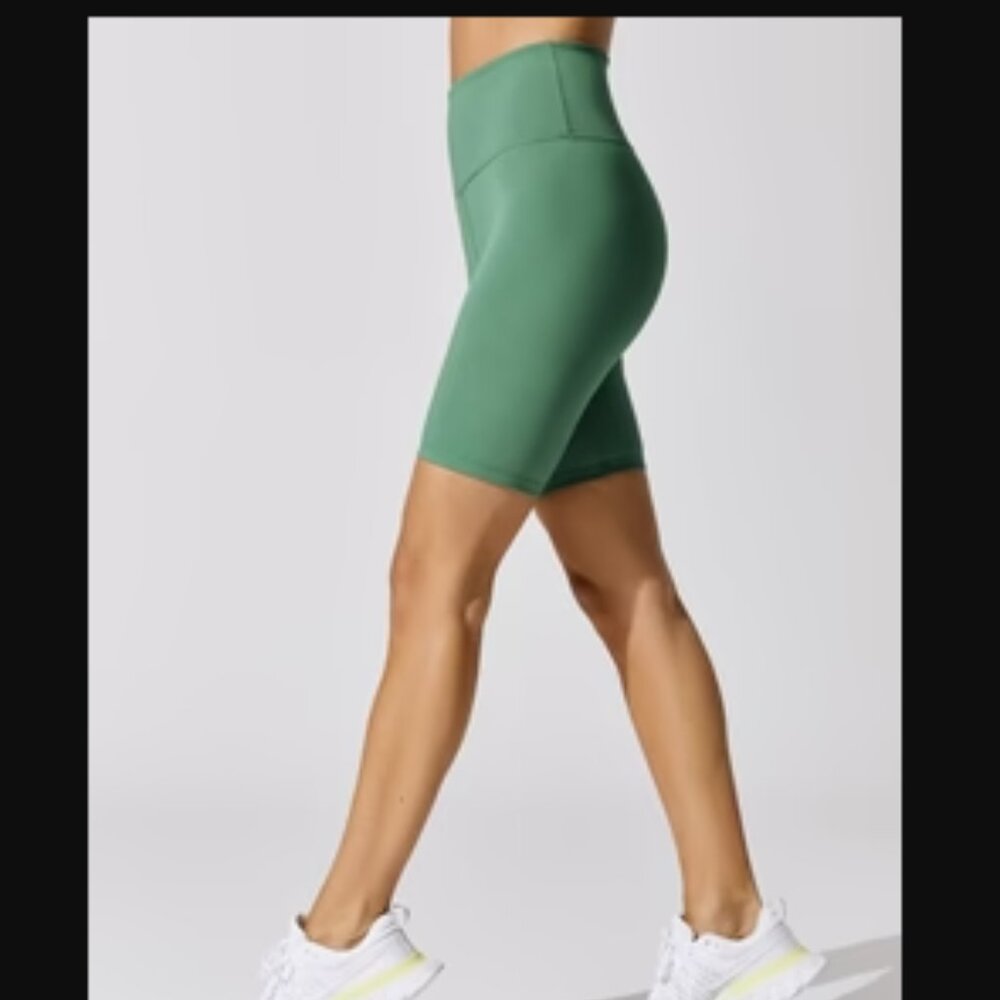 Carbon38 High Rise Biker Short in Cloud Compression